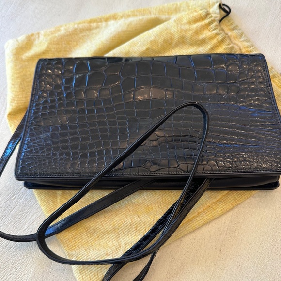 Fendi Clutch - Picture 4 of 5